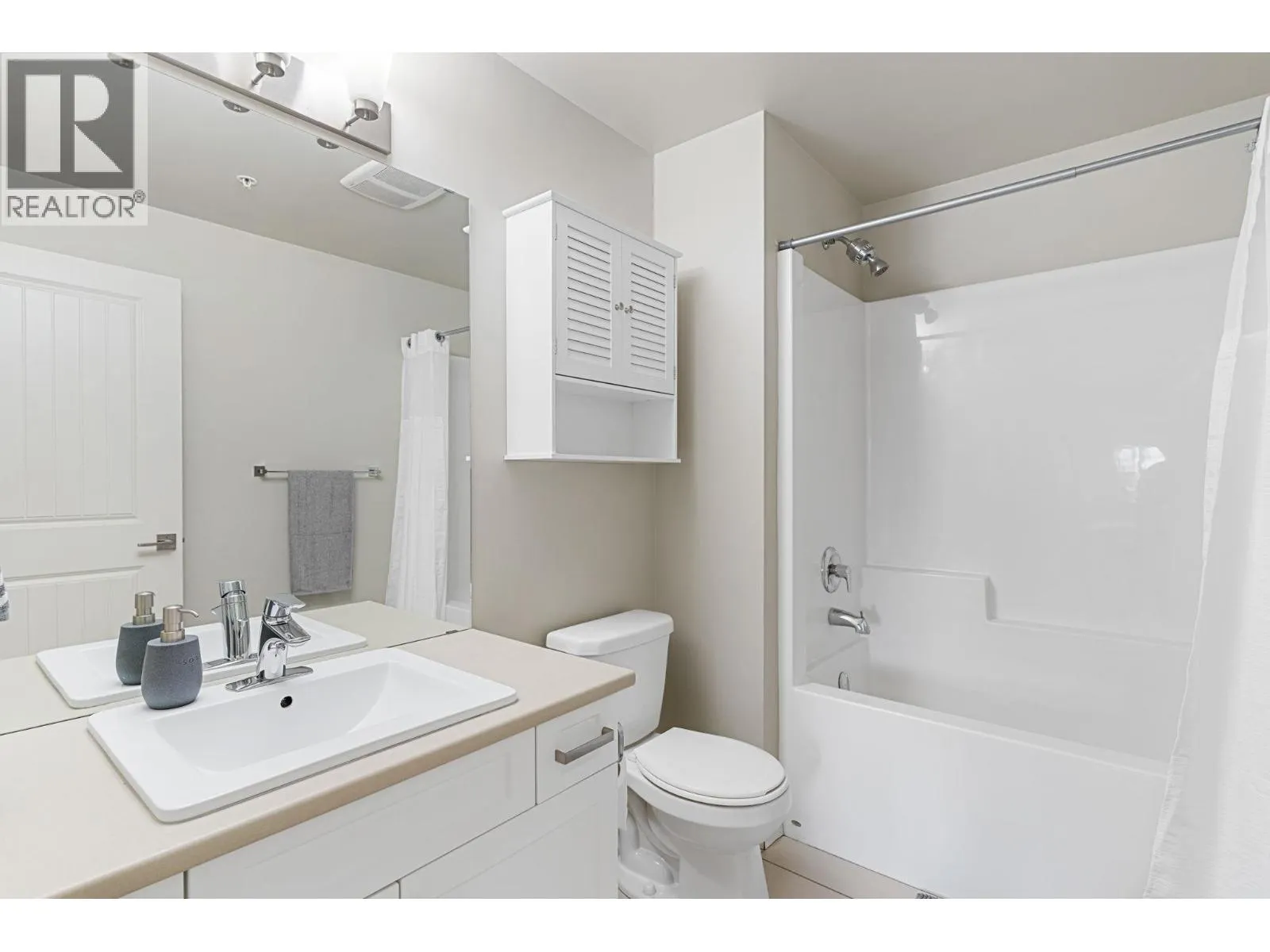 3731 Casorso Road Unit# 209