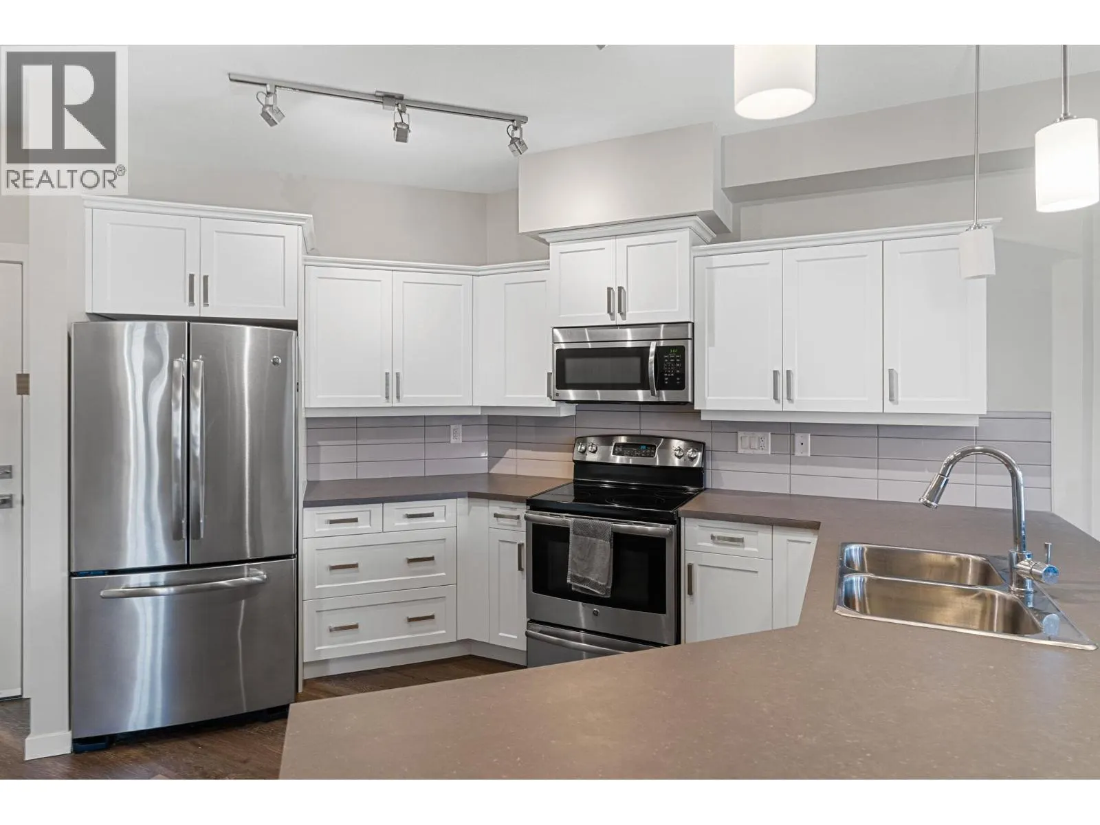 3731 Casorso Road Unit# 209