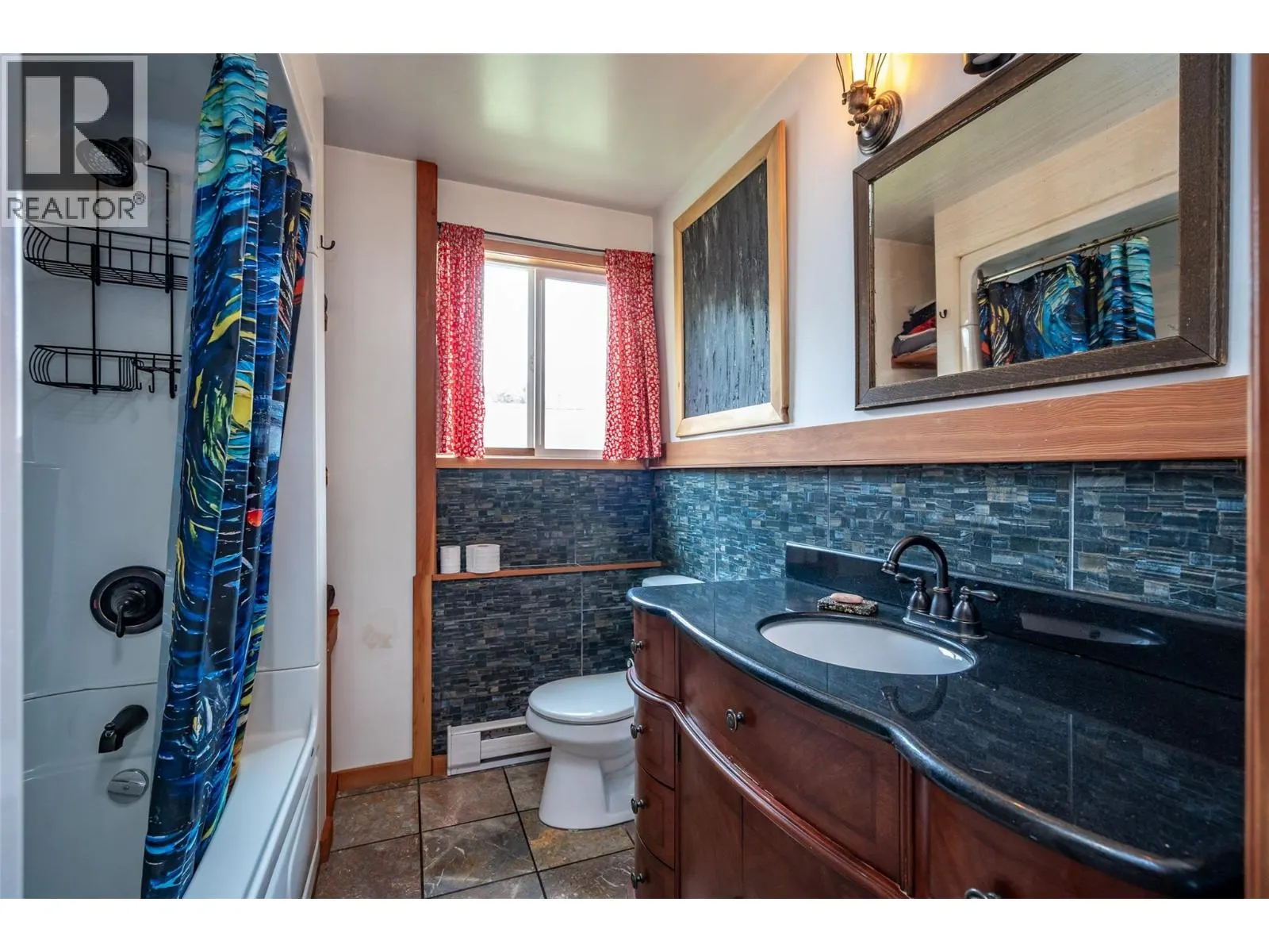 127 8th Street N