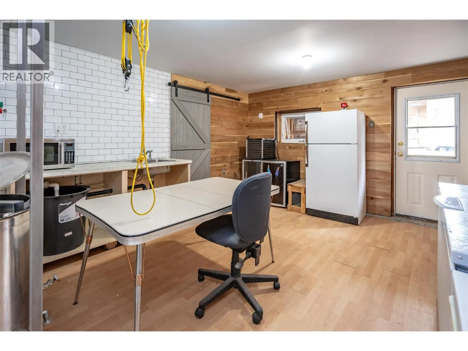 127 8th Street N