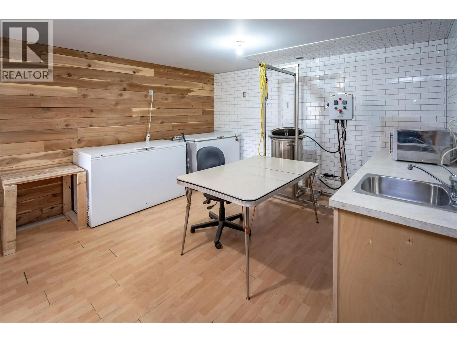 127 8th Street N