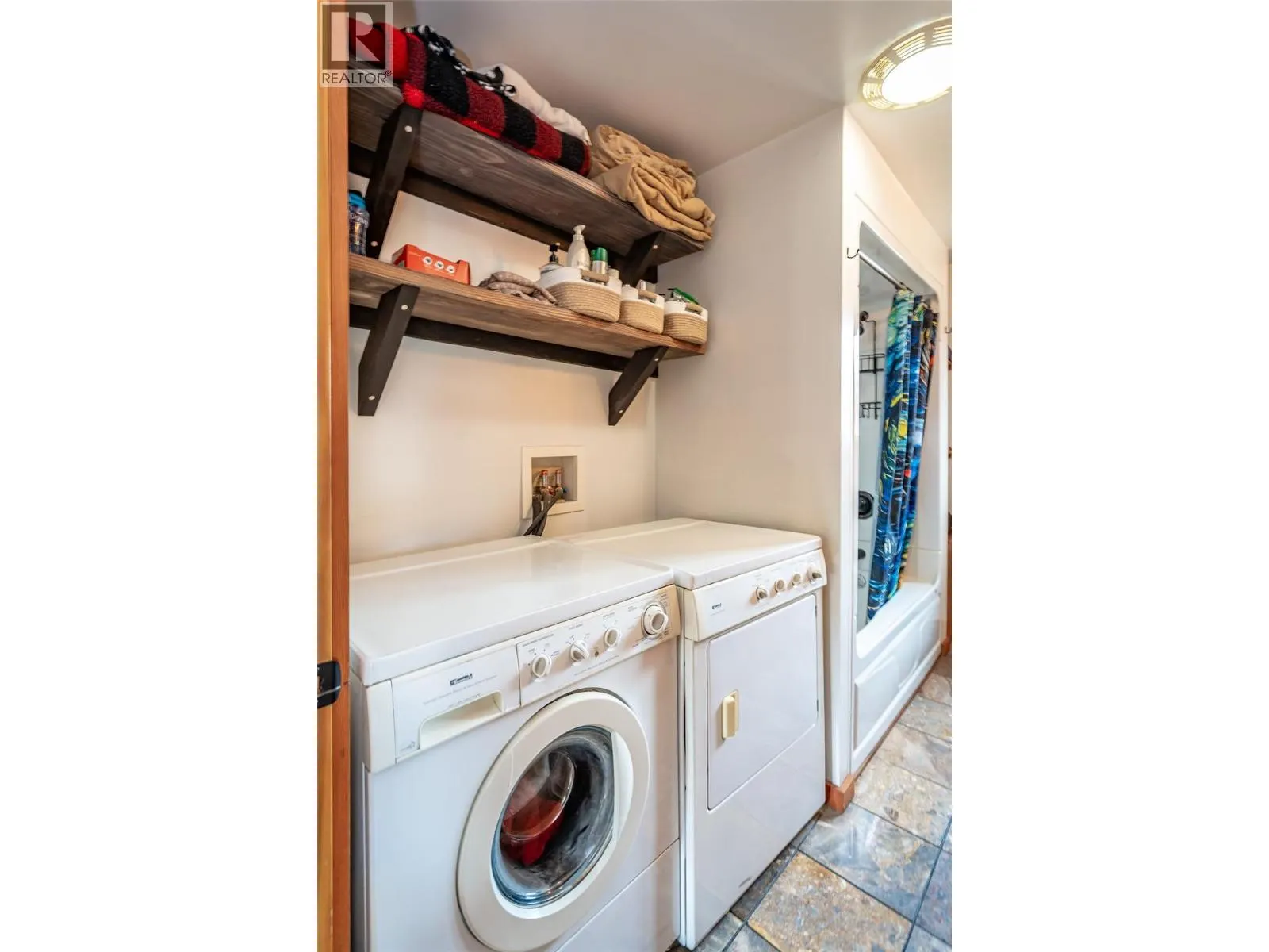 127 8th Street N