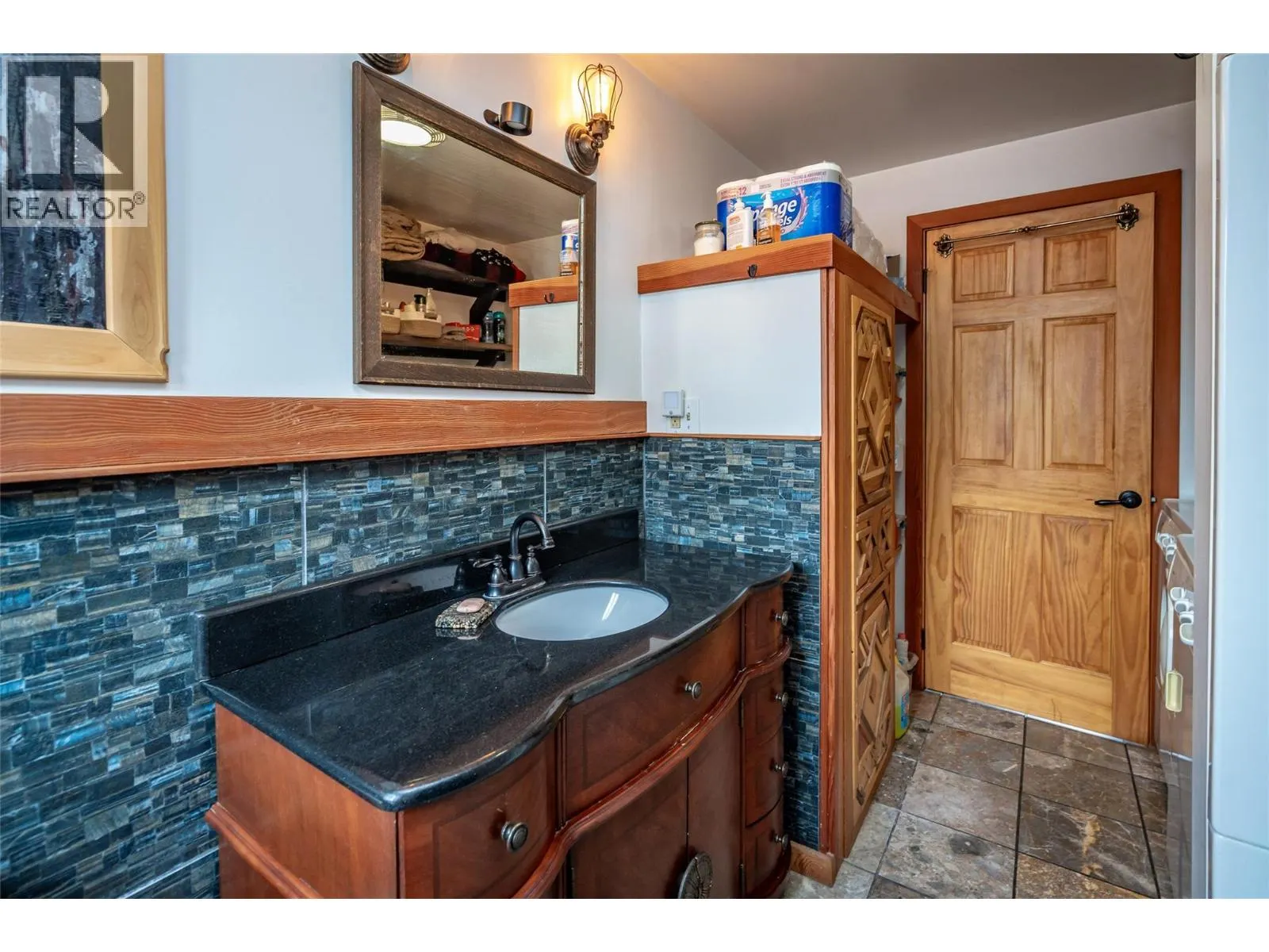 127 8th Street N
