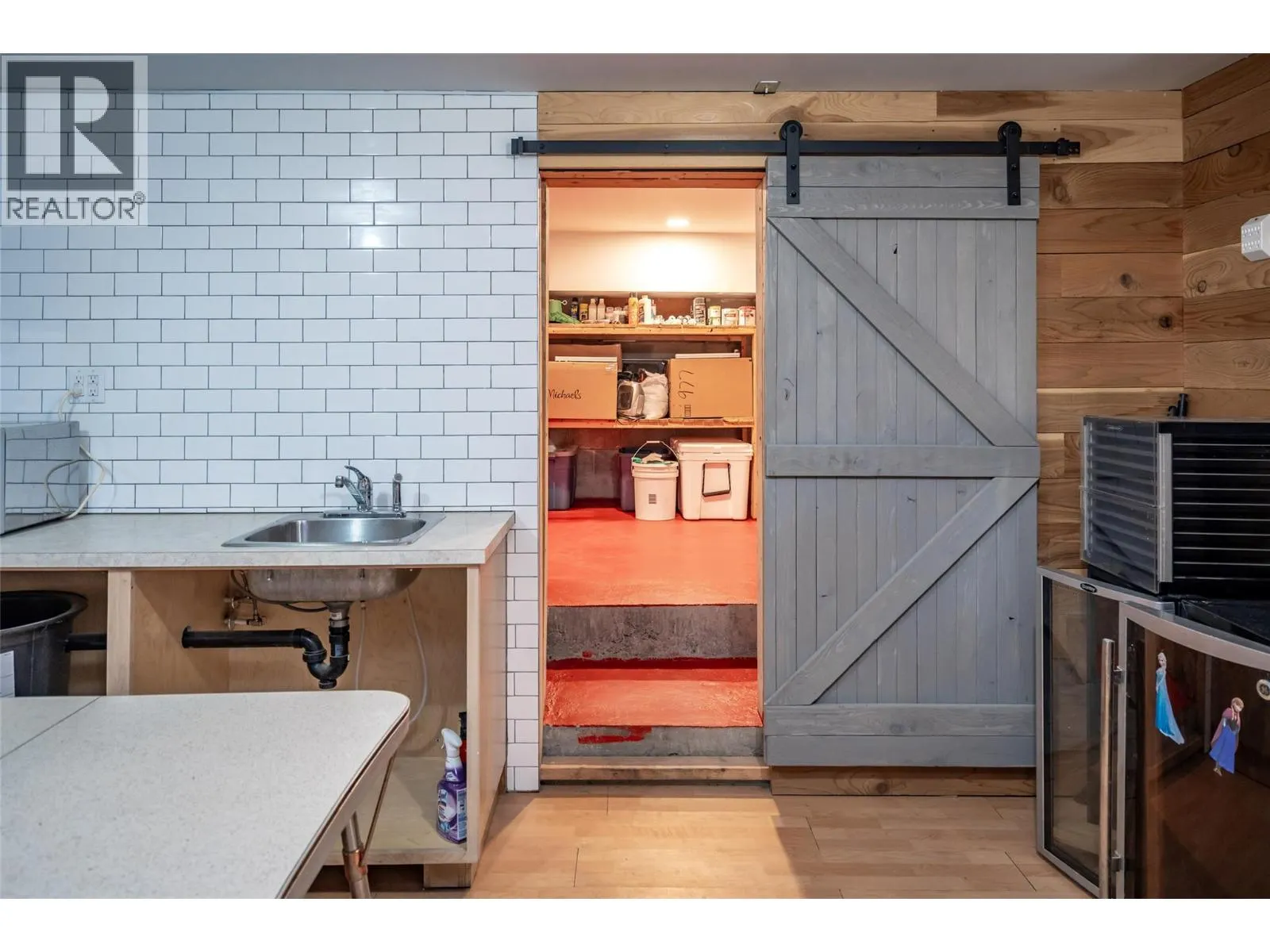 127 8th Street N