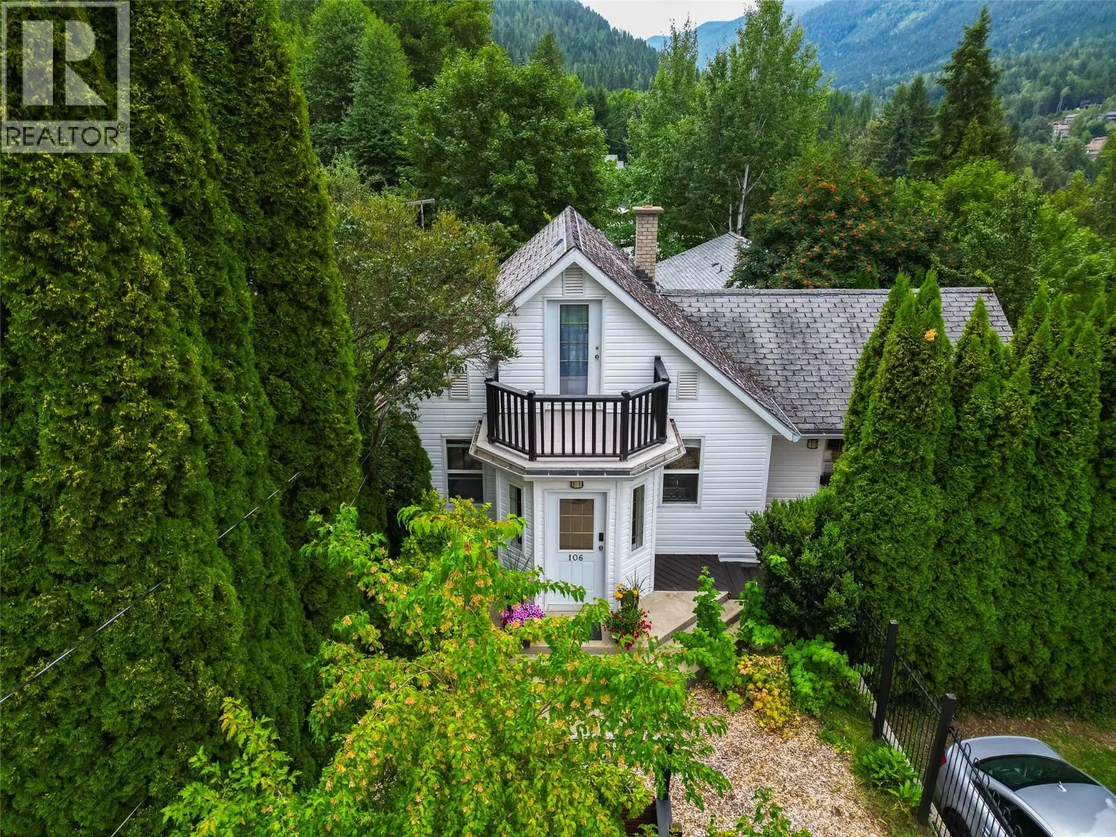 106 Richards Street