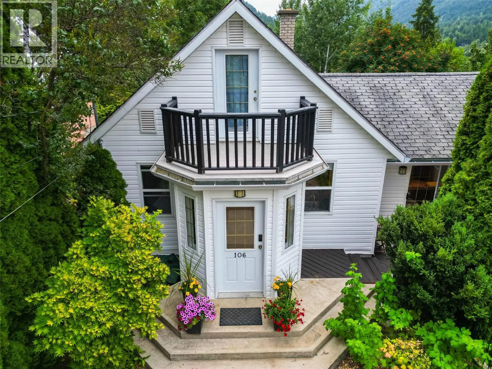 106 Richards Street