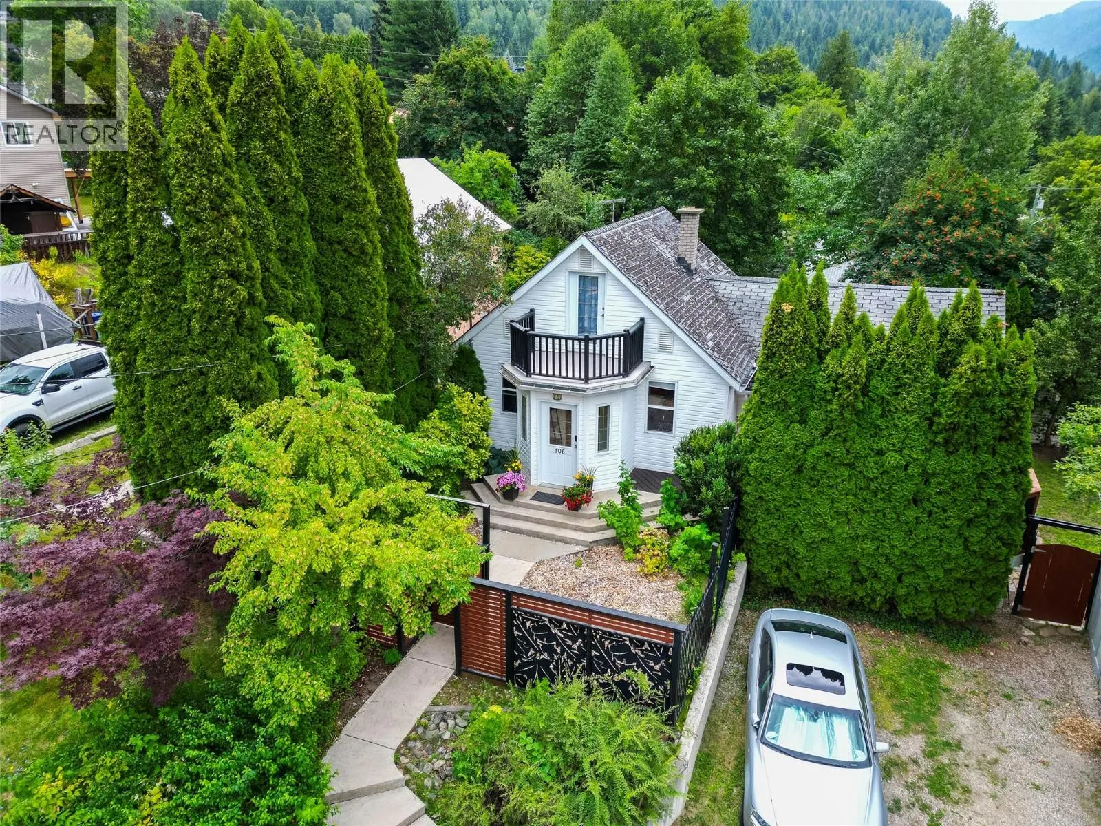 106 Richards Street
