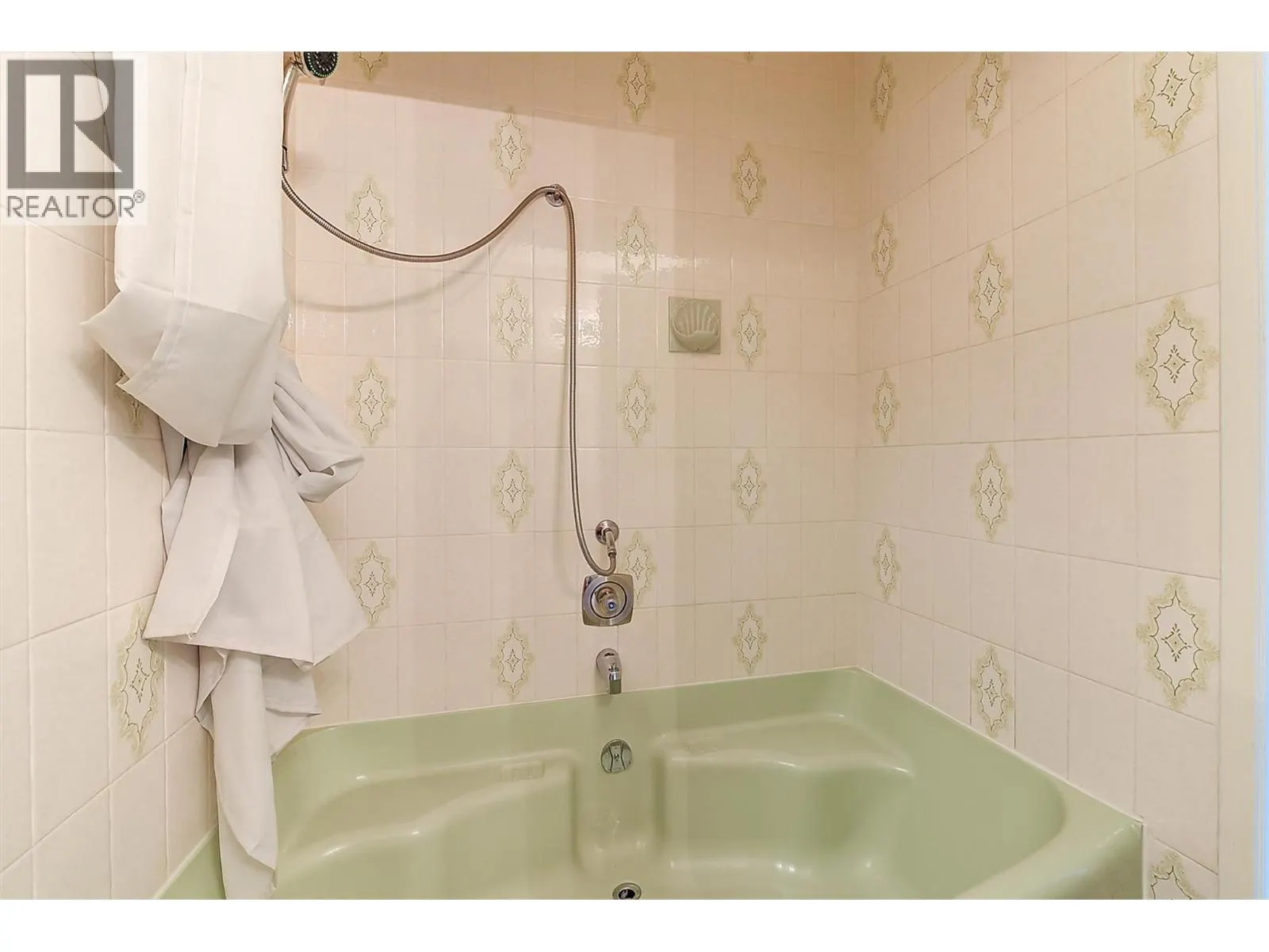 983 Bernard Avenue Unit# 205