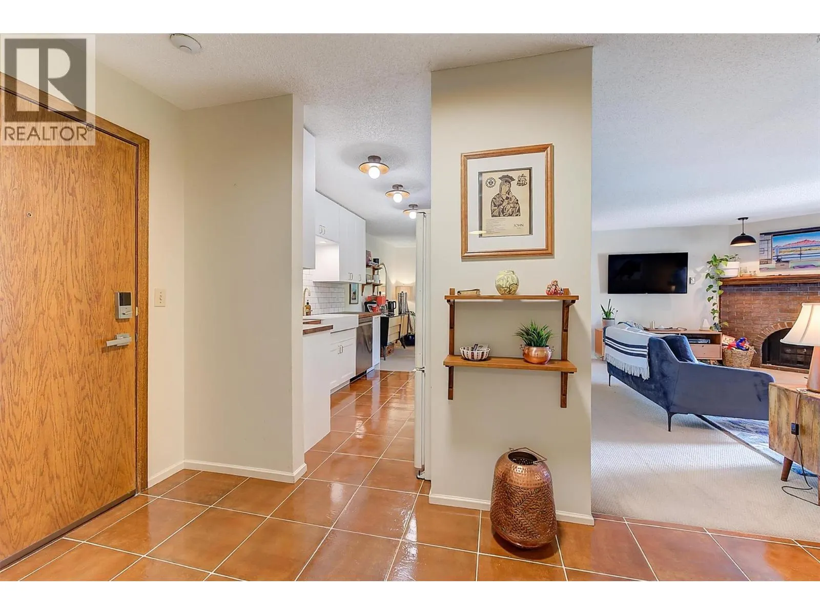 983 Bernard Avenue Unit# 205