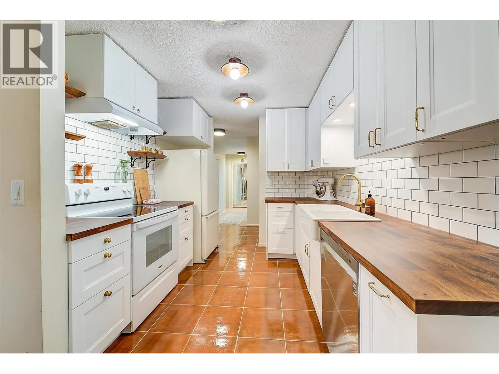 983 Bernard Avenue Unit# 205