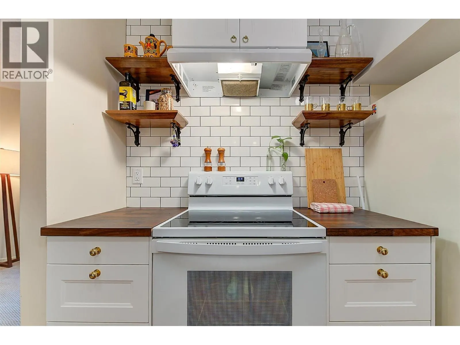 983 Bernard Avenue Unit# 205