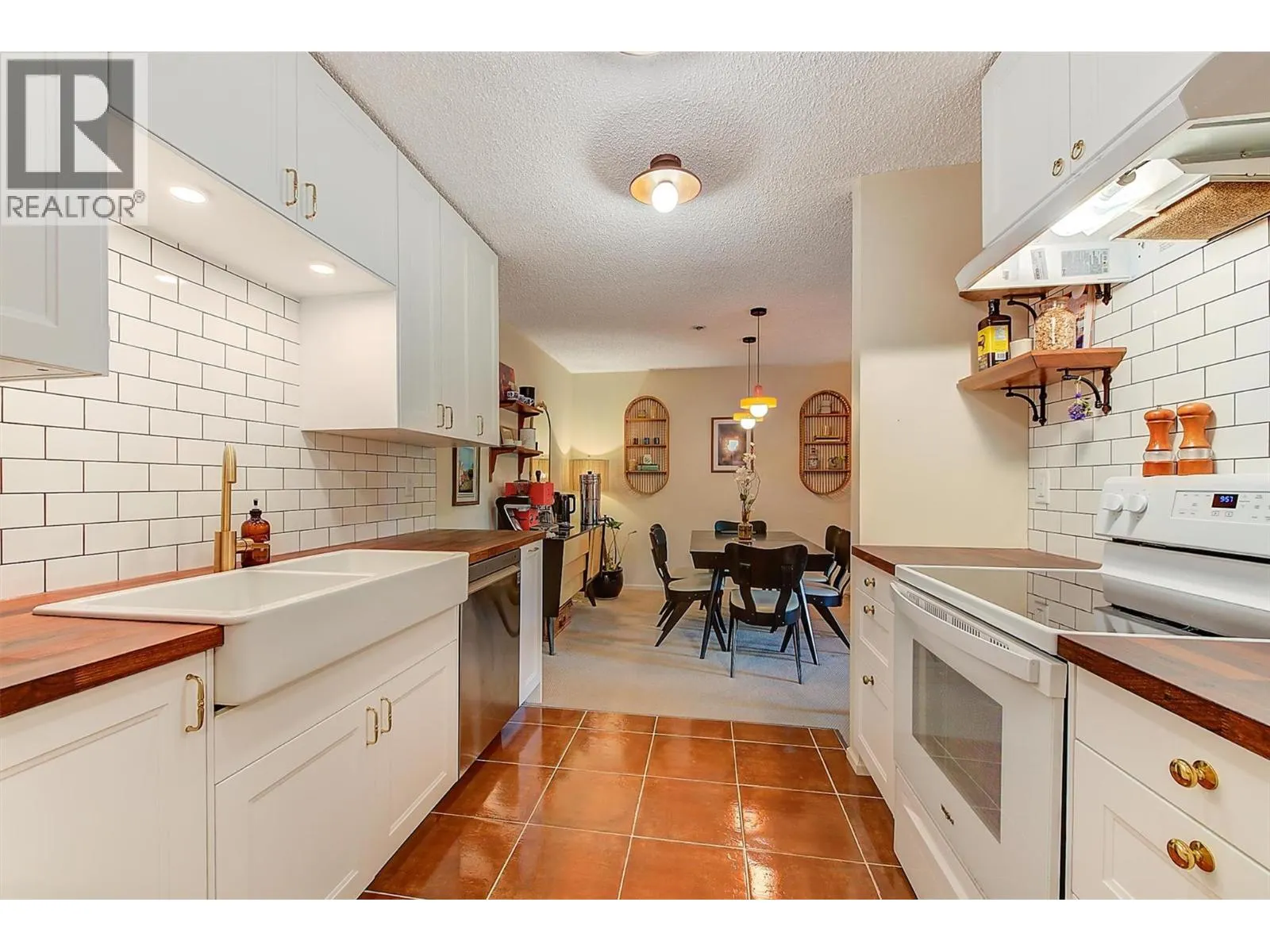 983 Bernard Avenue Unit# 205