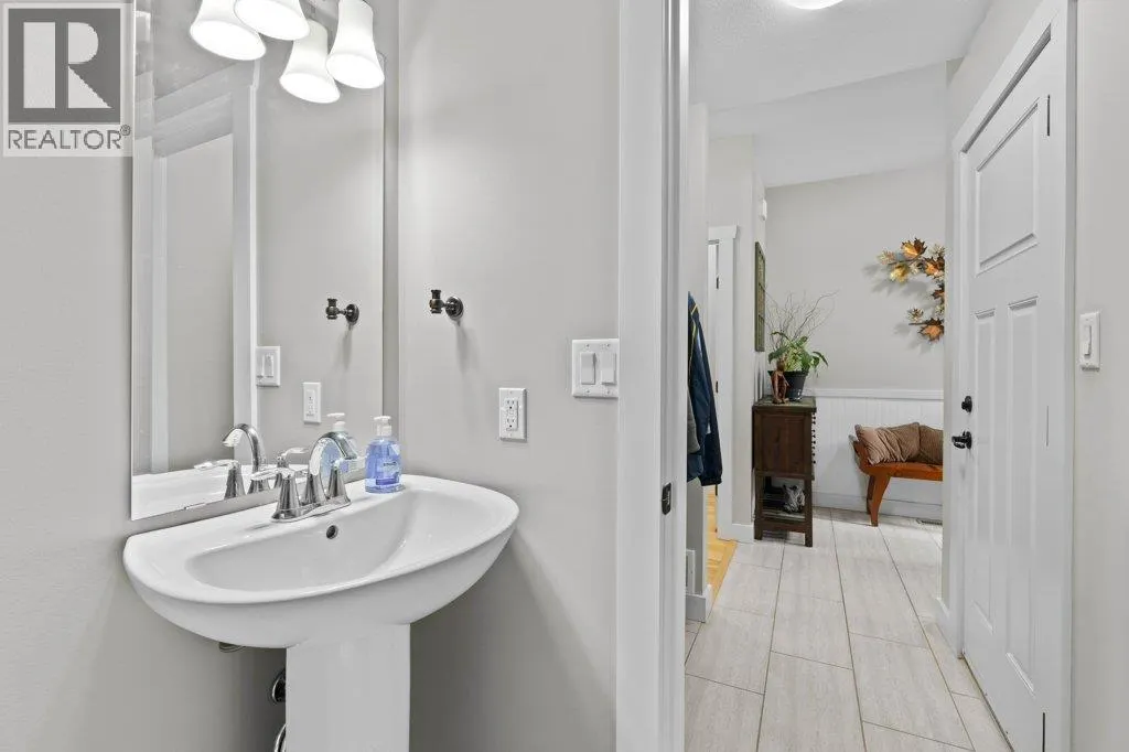 150 4 Street SE Unit# 5