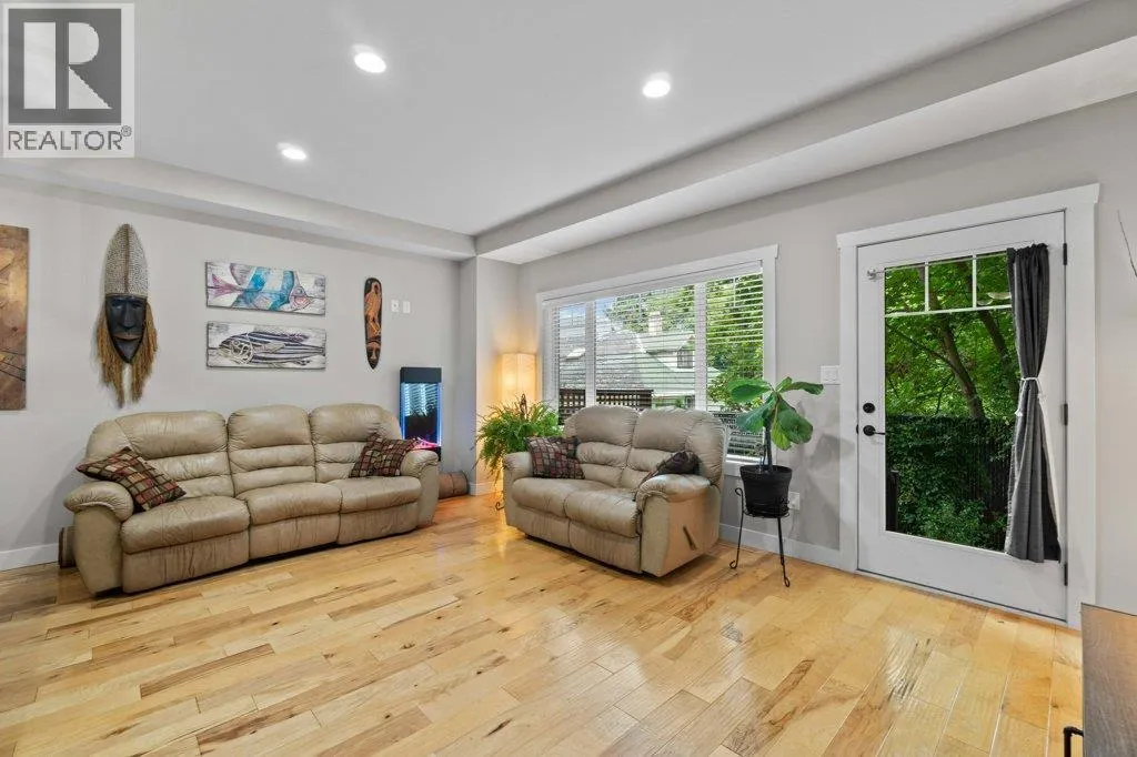 150 4 Street SE Unit# 5