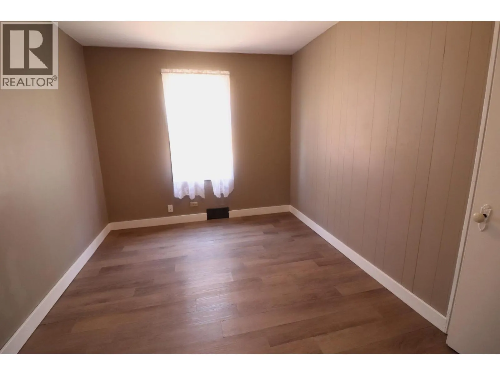 325 WILLOW Street
