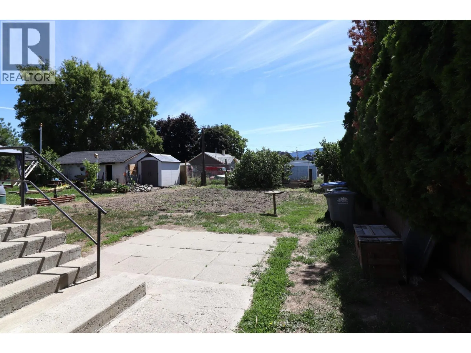 325 WILLOW Street