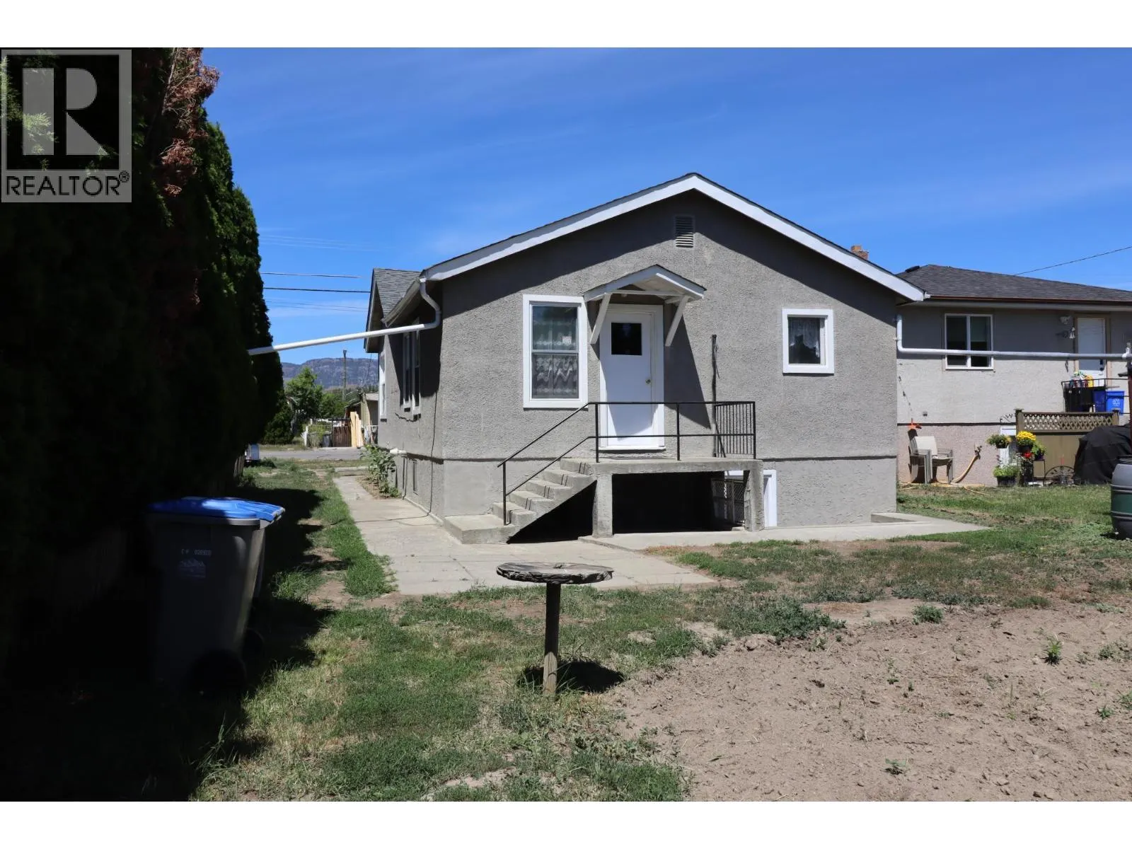325 WILLOW Street
