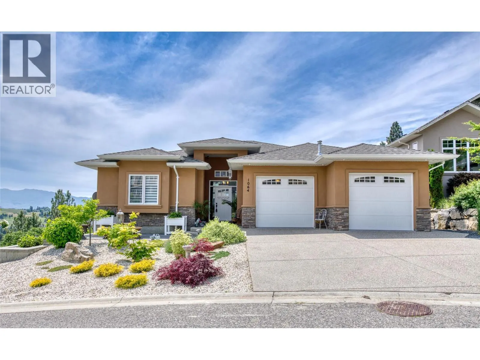 1064 Aurora Heights