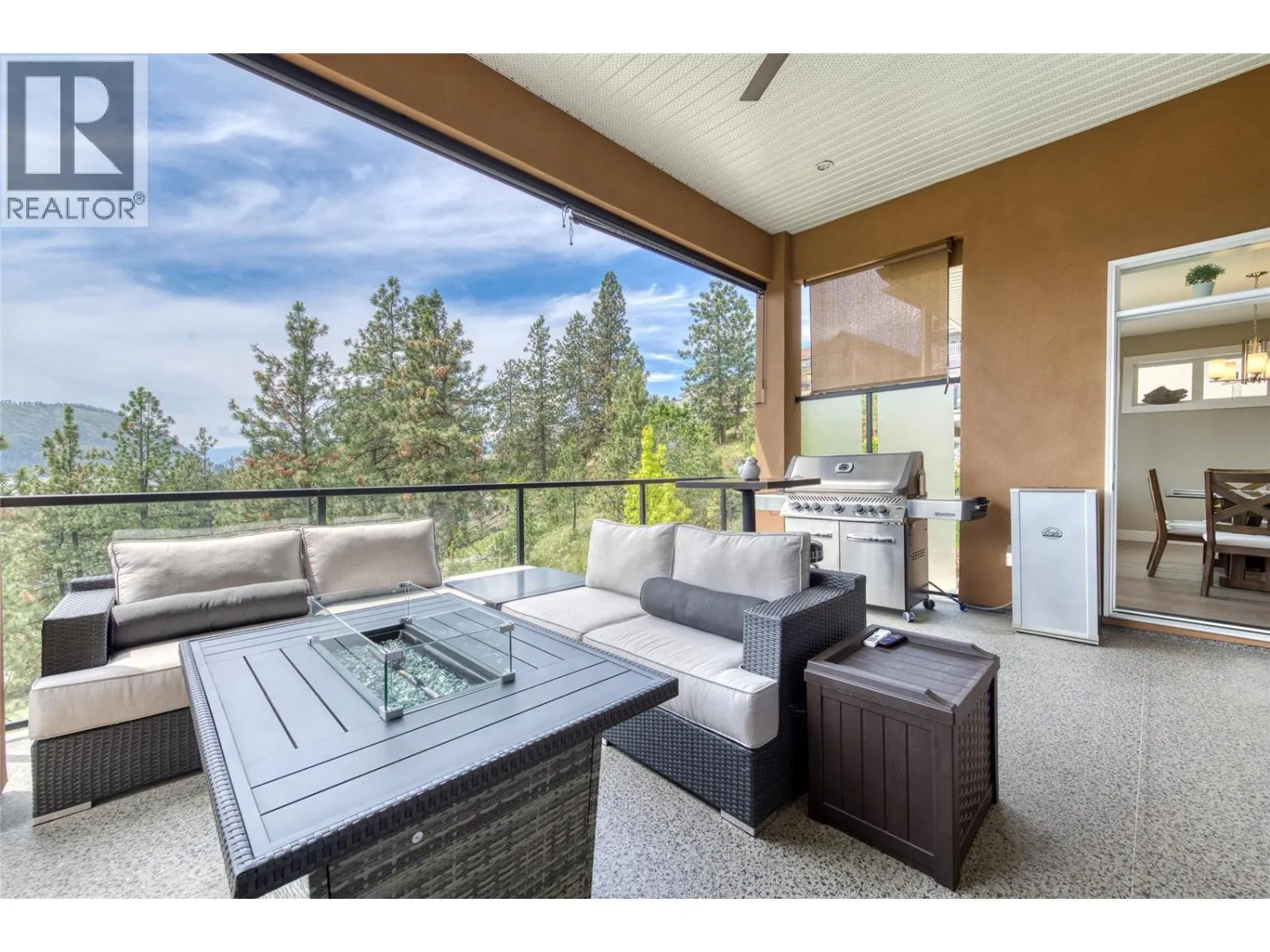 1064 Aurora Heights