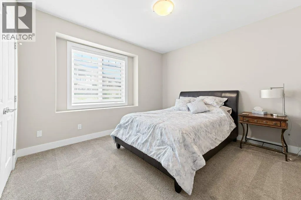 1064 Aurora Heights