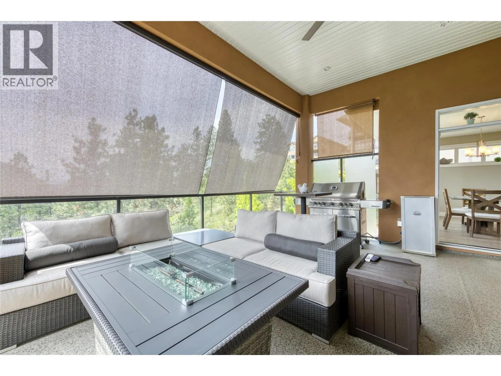 1064 Aurora Heights