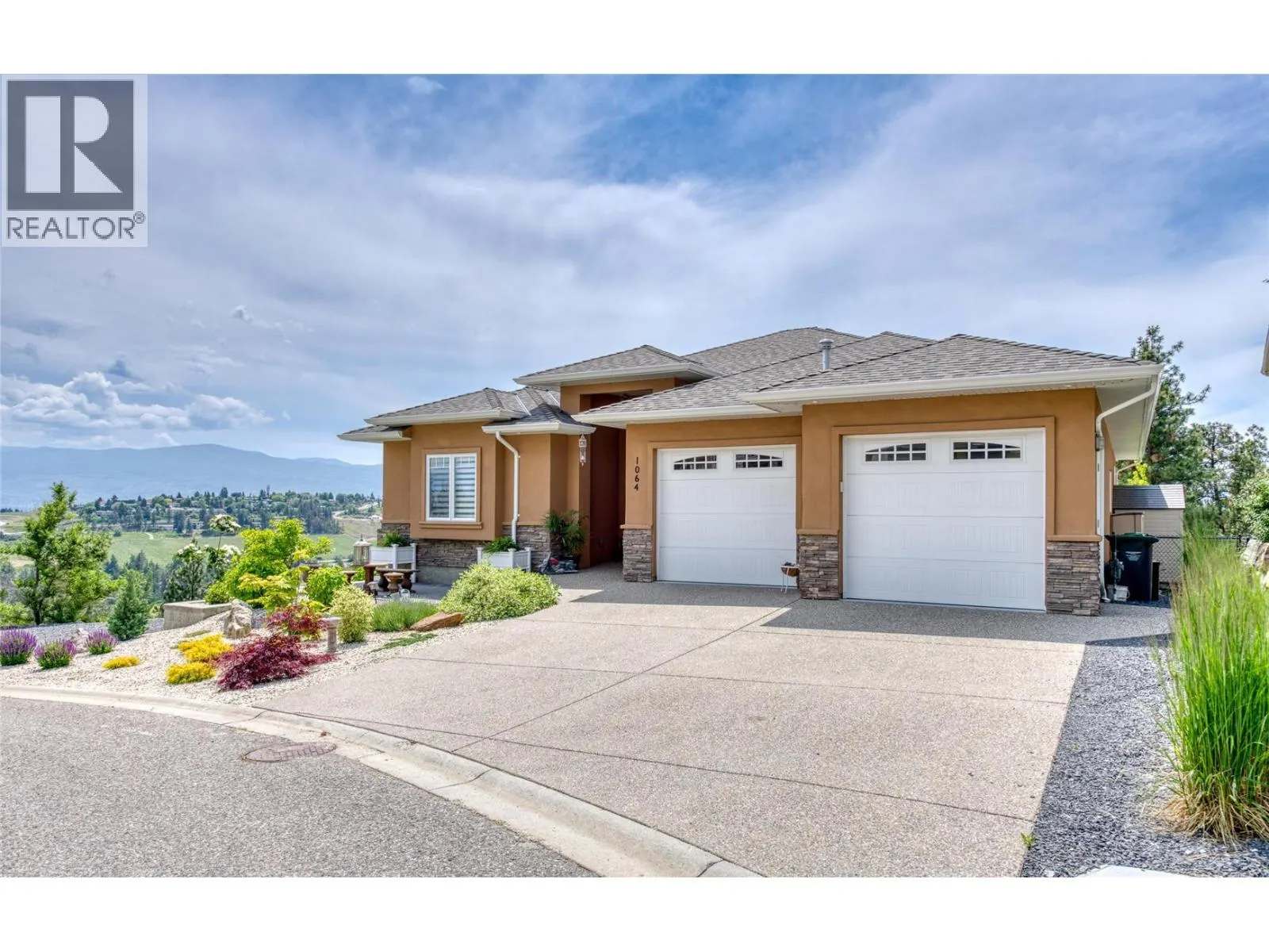 1064 Aurora Heights