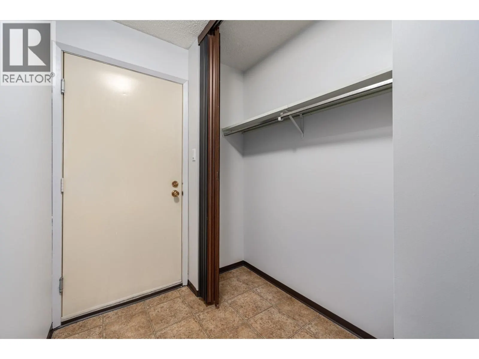 1560 Summit Drive Unit# 111