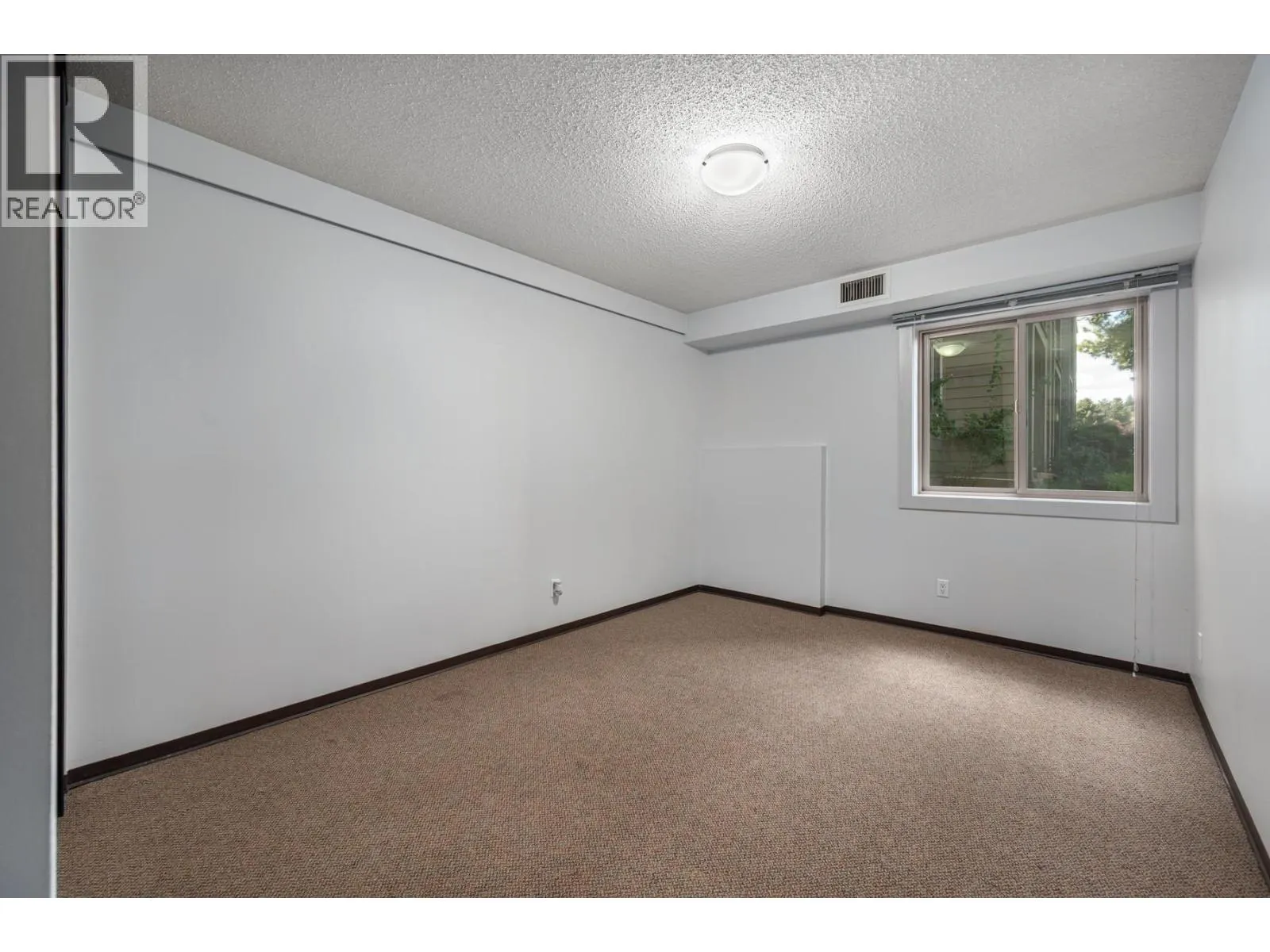 1560 Summit Drive Unit# 111