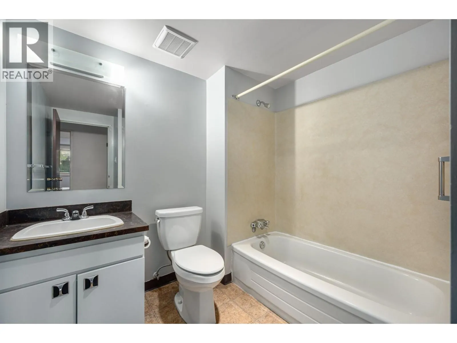 1560 Summit Drive Unit# 111