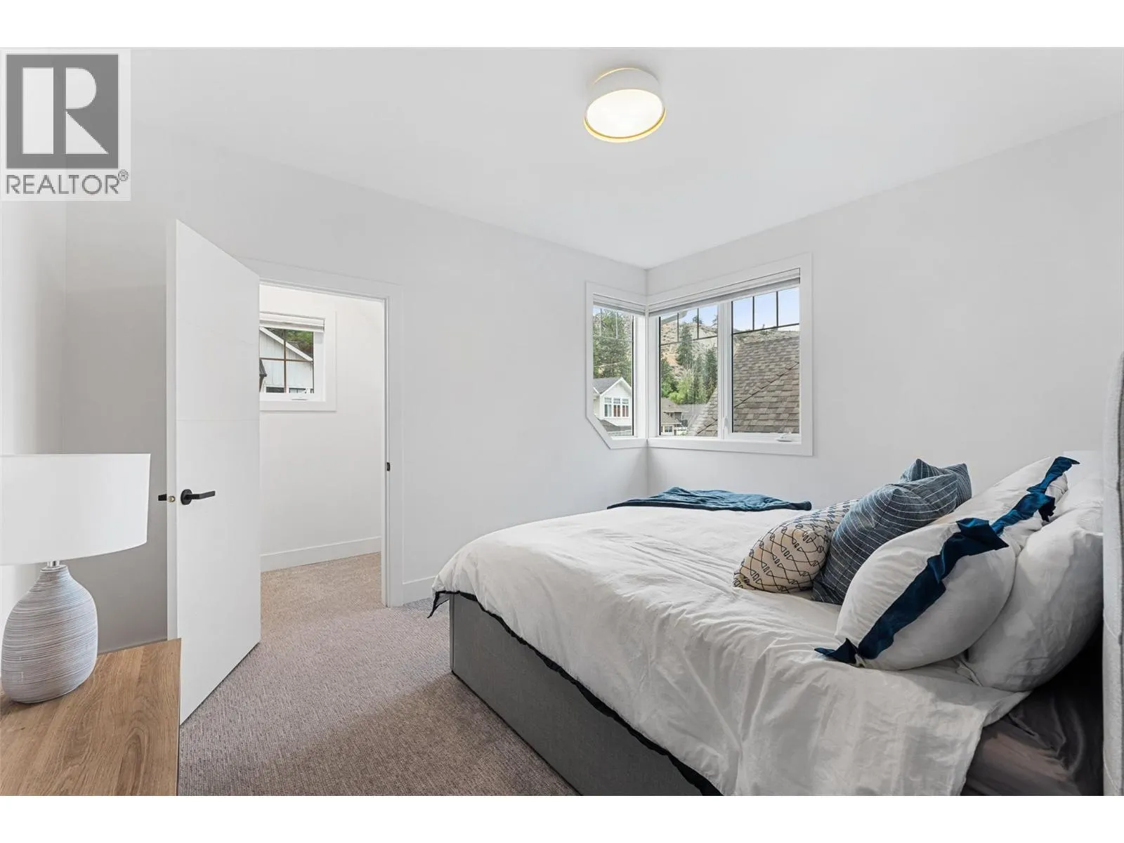 15419 Lakeshore Drive N Unit# 10
