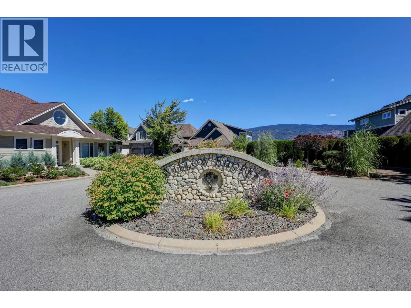15419 Lakeshore Drive N Unit# 10