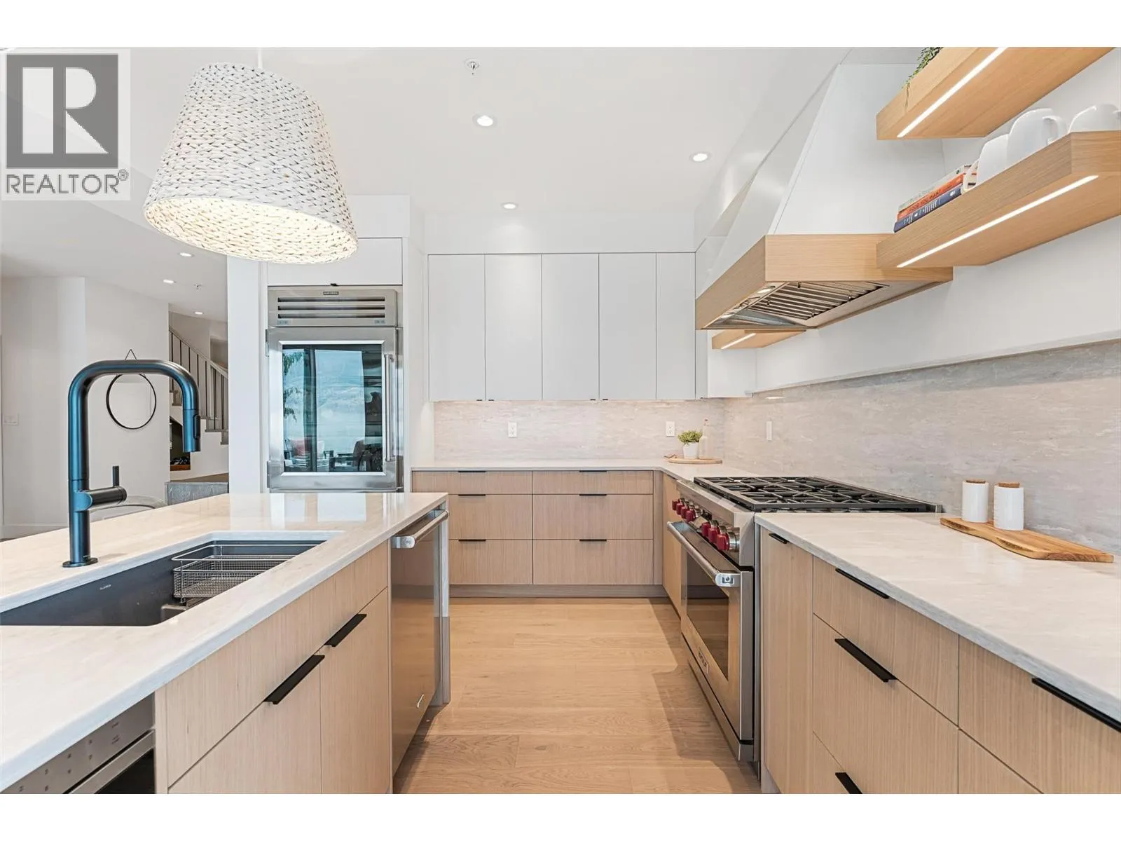 15419 Lakeshore Drive N Unit# 10