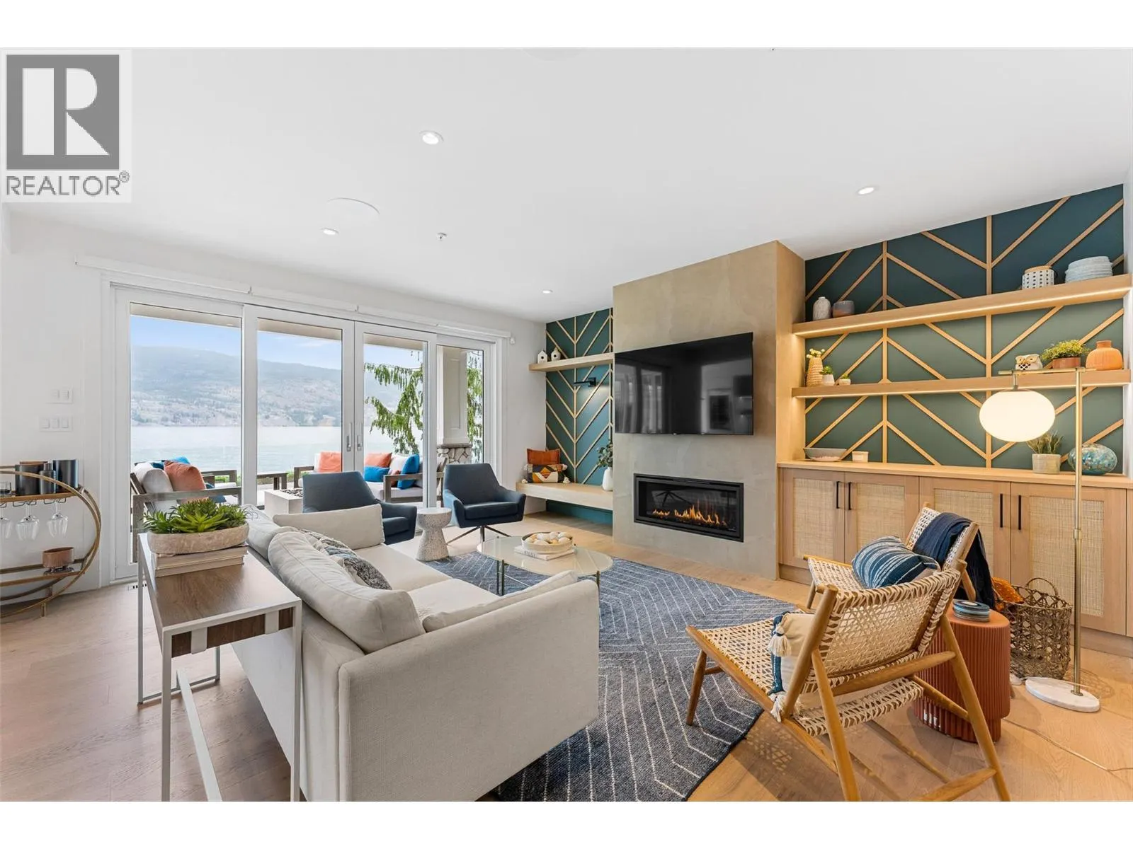 15419 Lakeshore Drive N Unit# 10