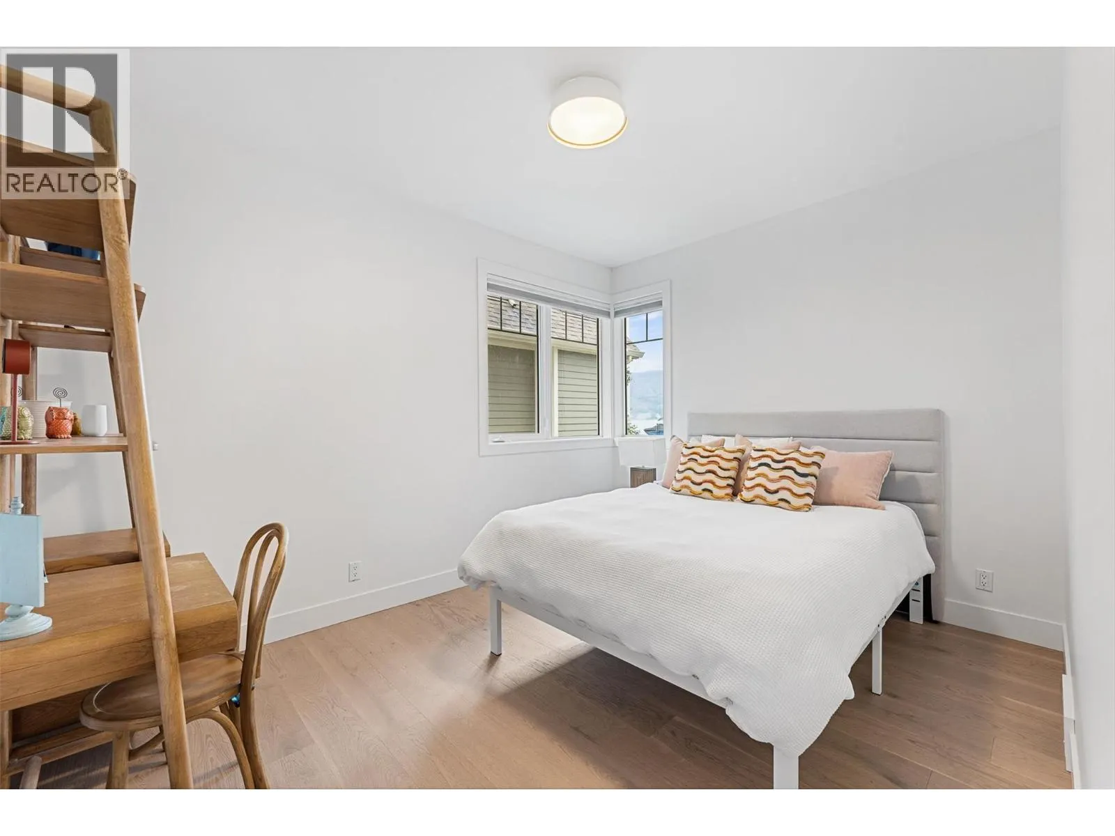 15419 Lakeshore Drive N Unit# 10