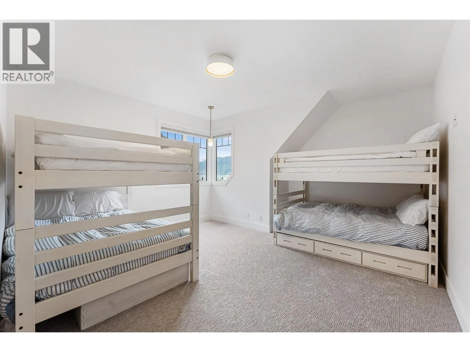 15419 Lakeshore Drive N Unit# 10
