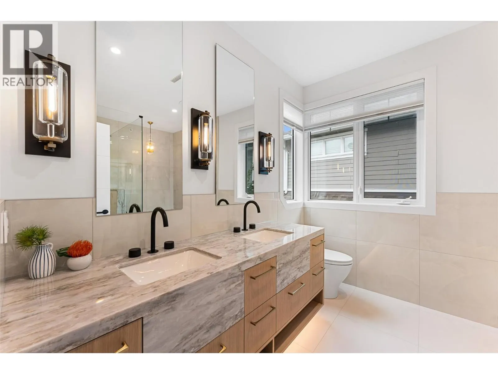 15419 Lakeshore Drive N Unit# 10