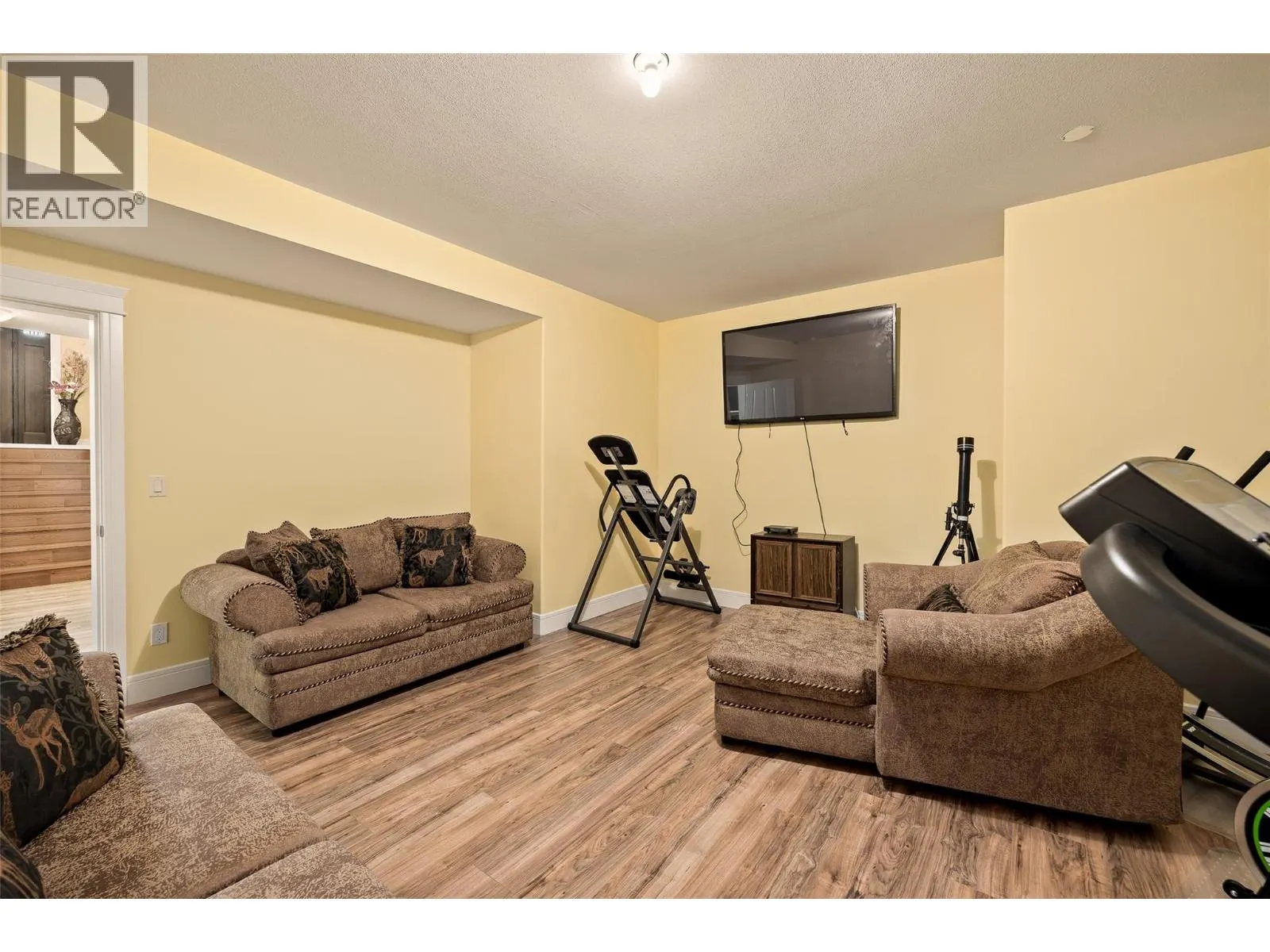5661 Jasper Way