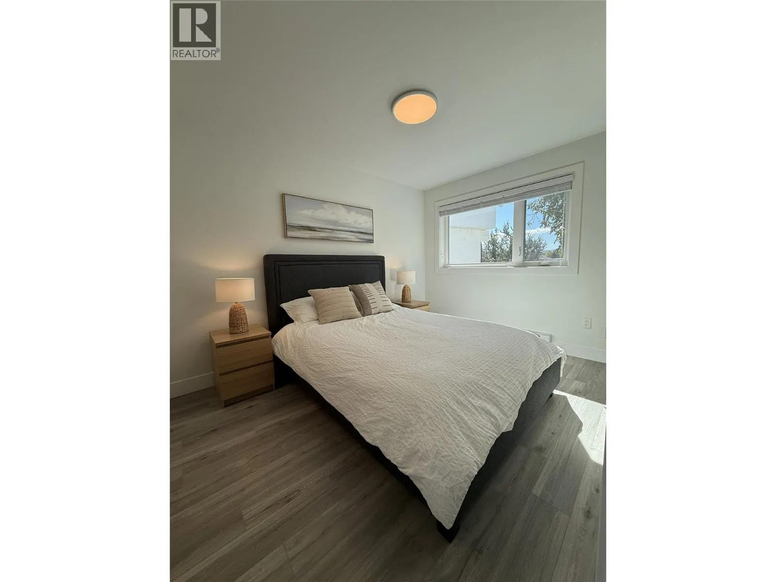 8807 Gala Crescent