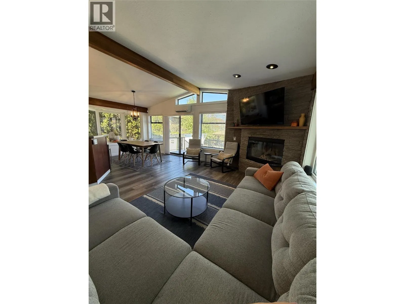 8807 Gala Crescent