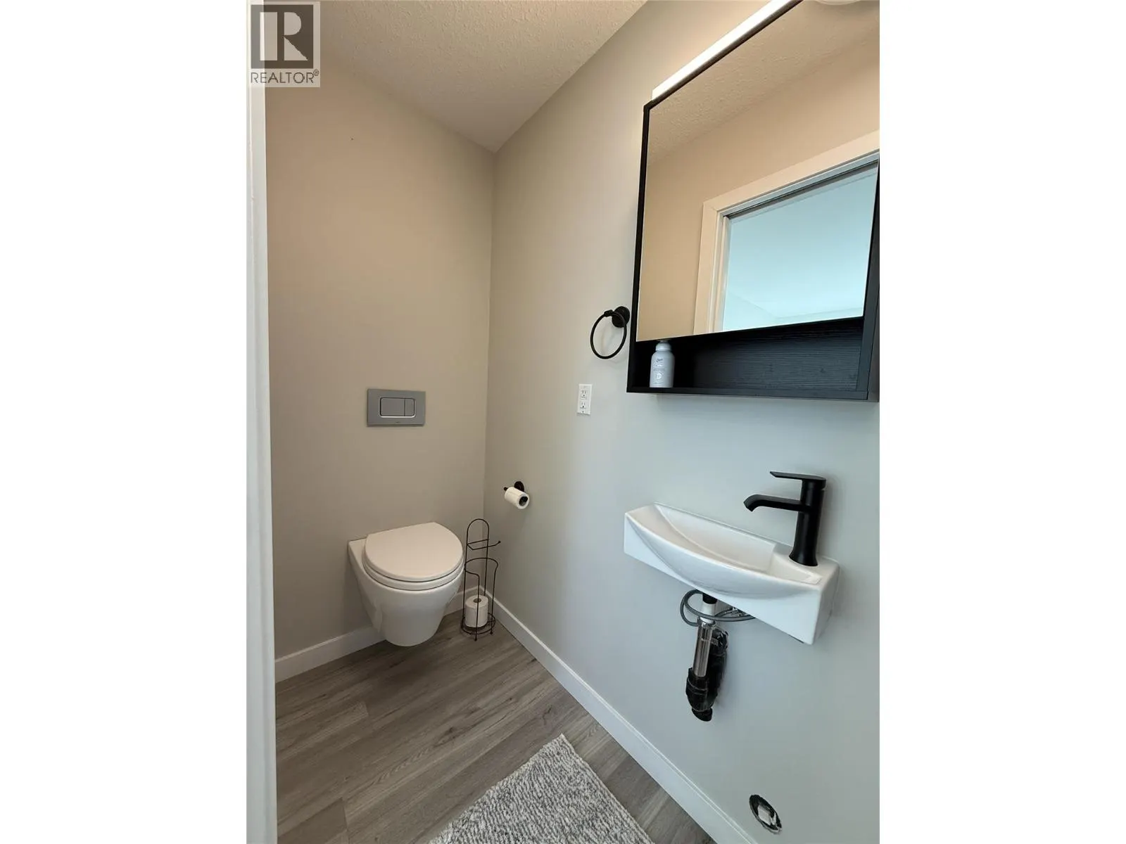 8807 Gala Crescent