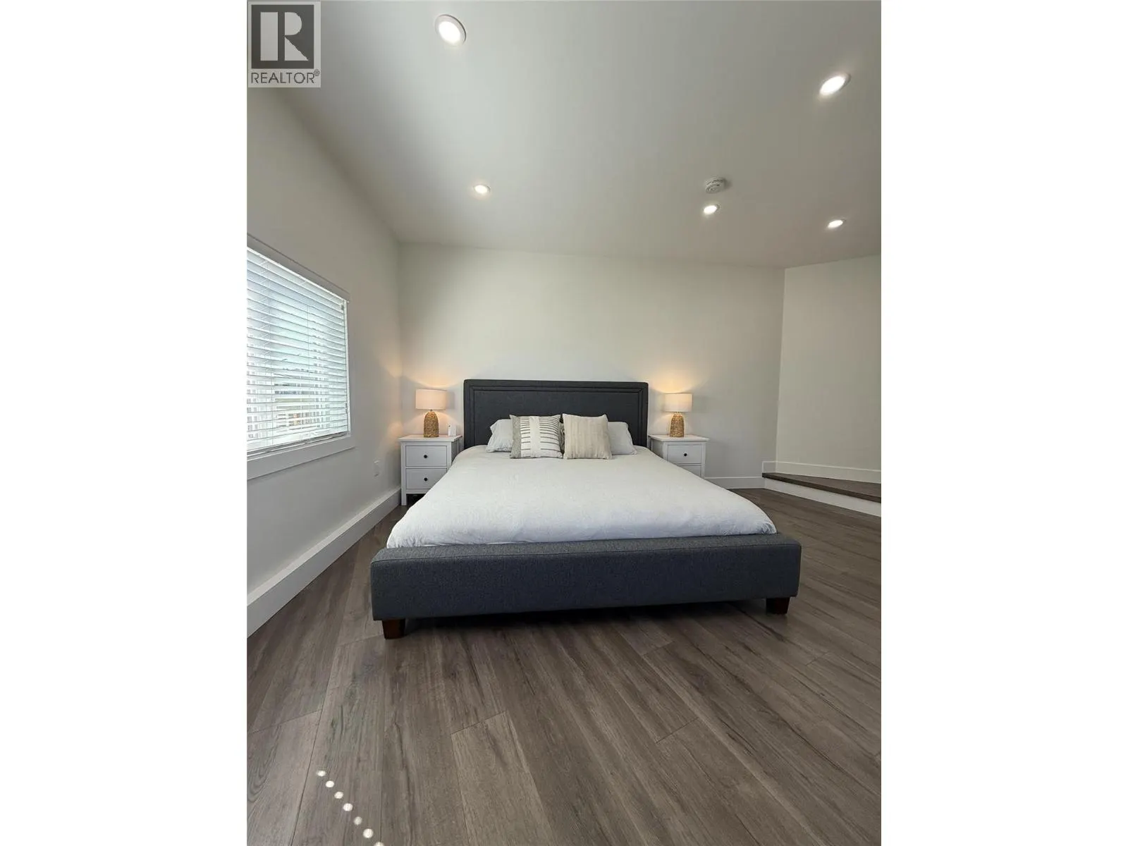 8807 Gala Crescent