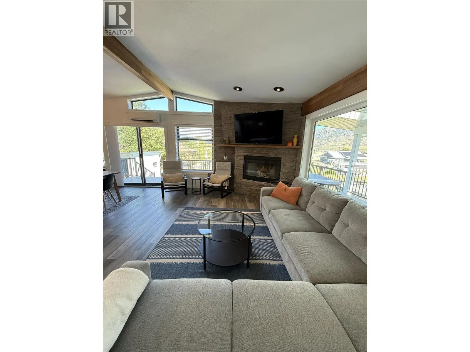 8807 Gala Crescent