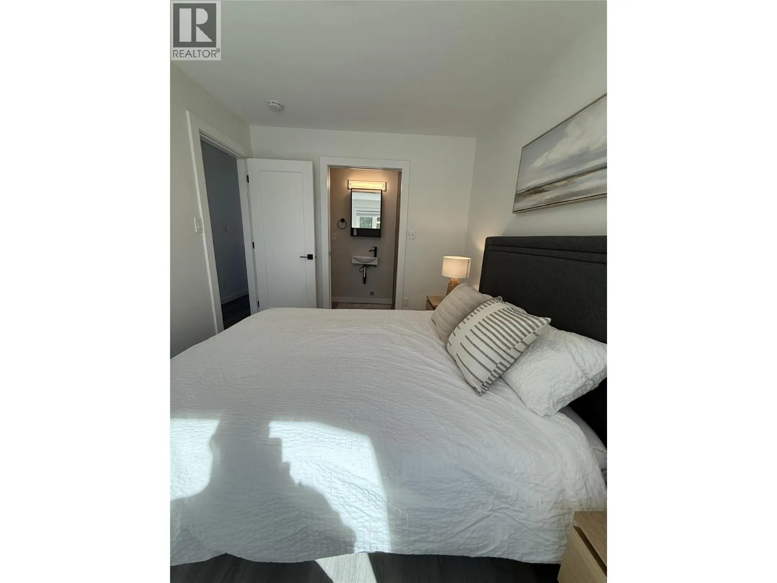 8807 Gala Crescent