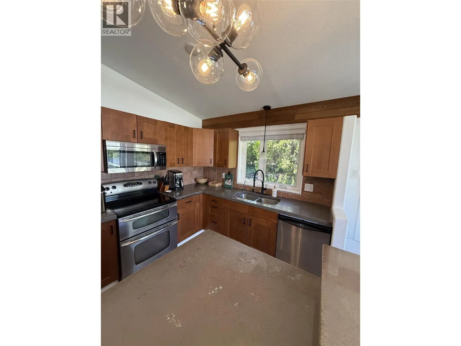 8807 Gala Crescent
