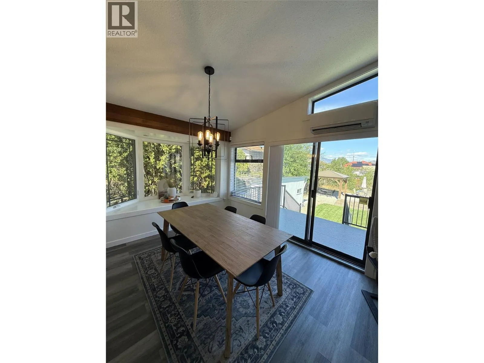 8807 Gala Crescent