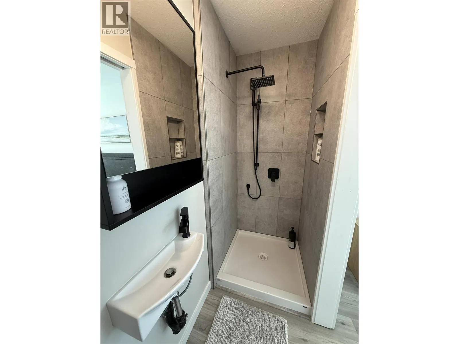 8807 Gala Crescent