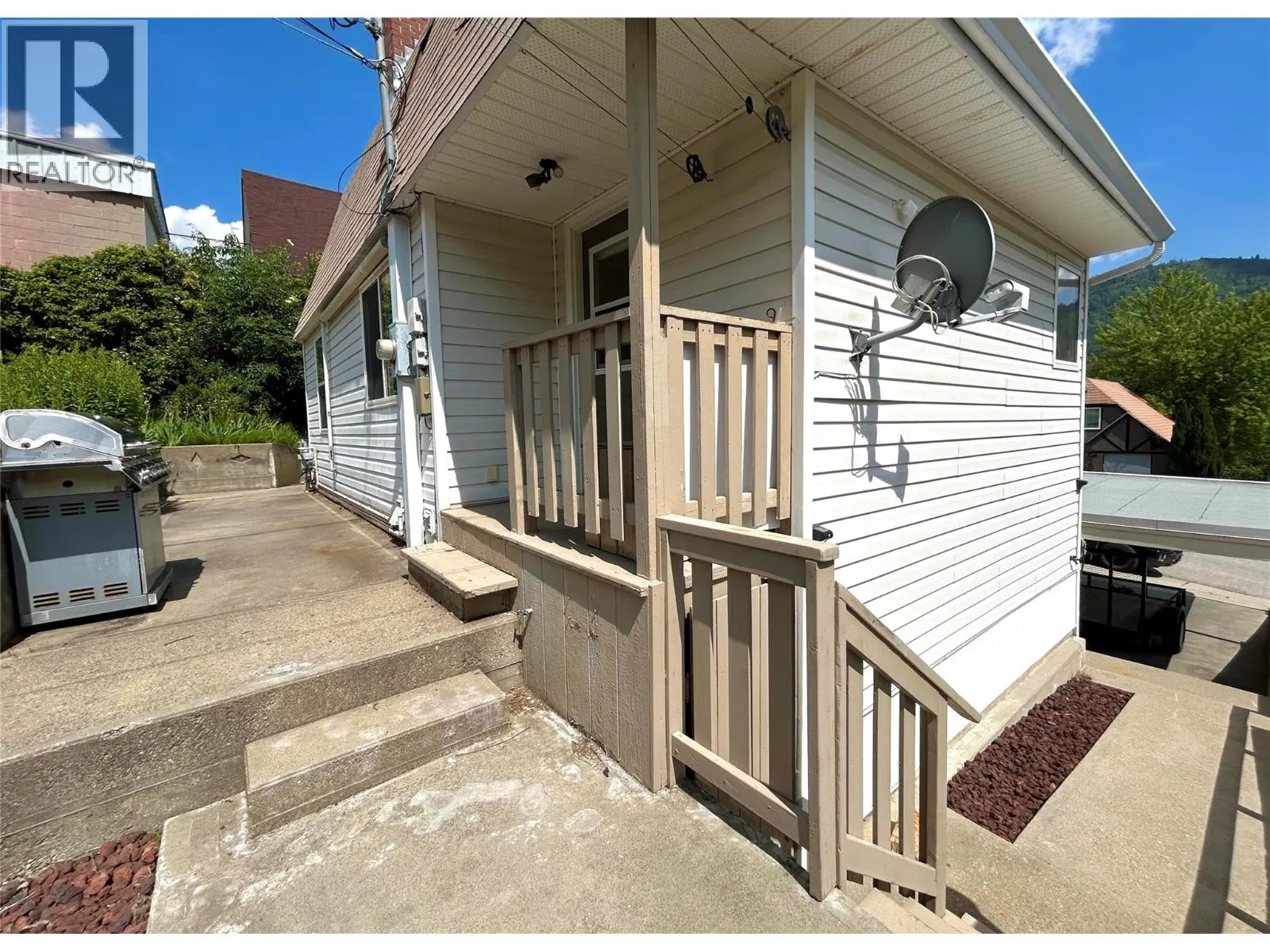 715 Shakespeare Street