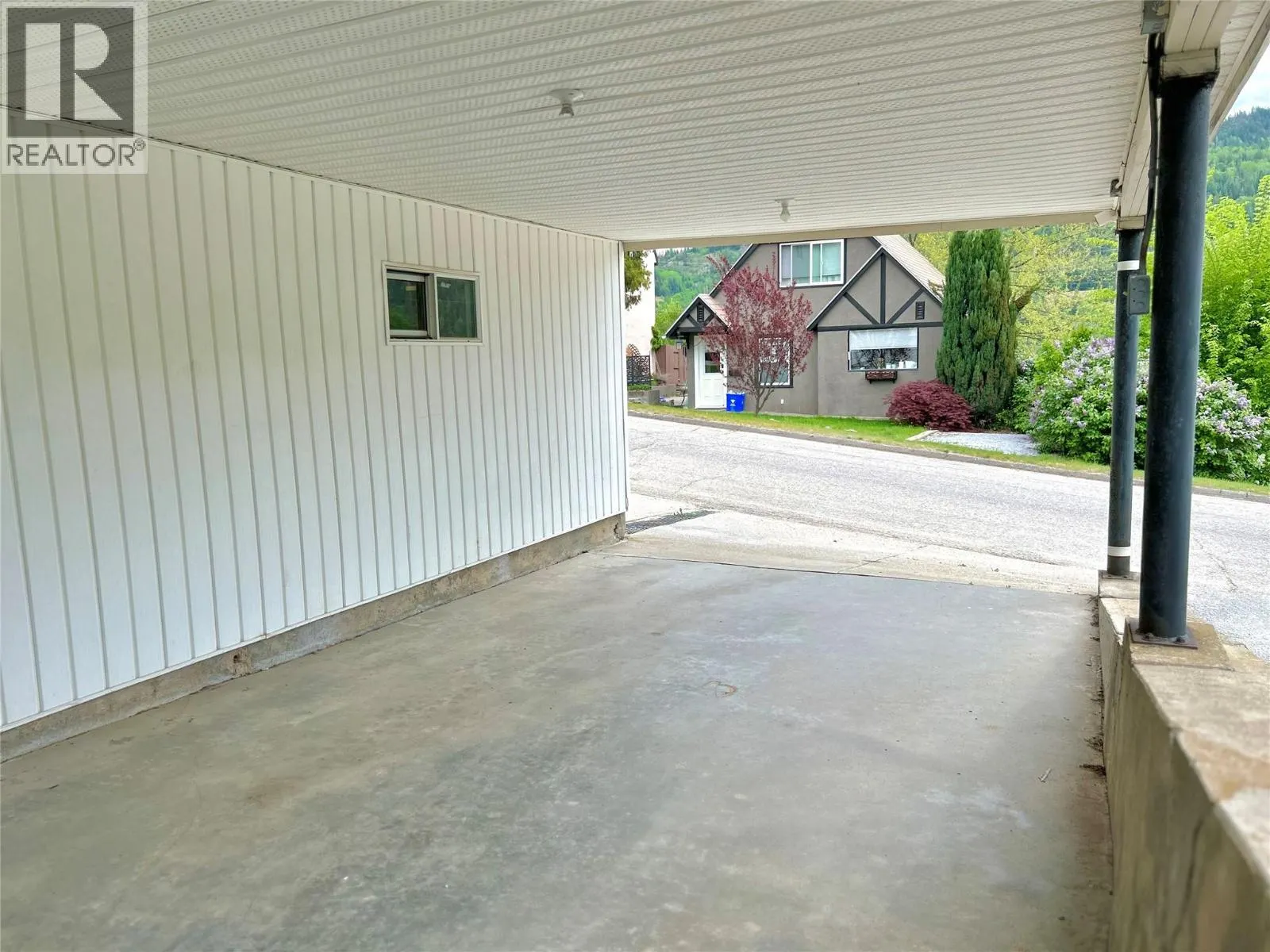 715 Shakespeare Street