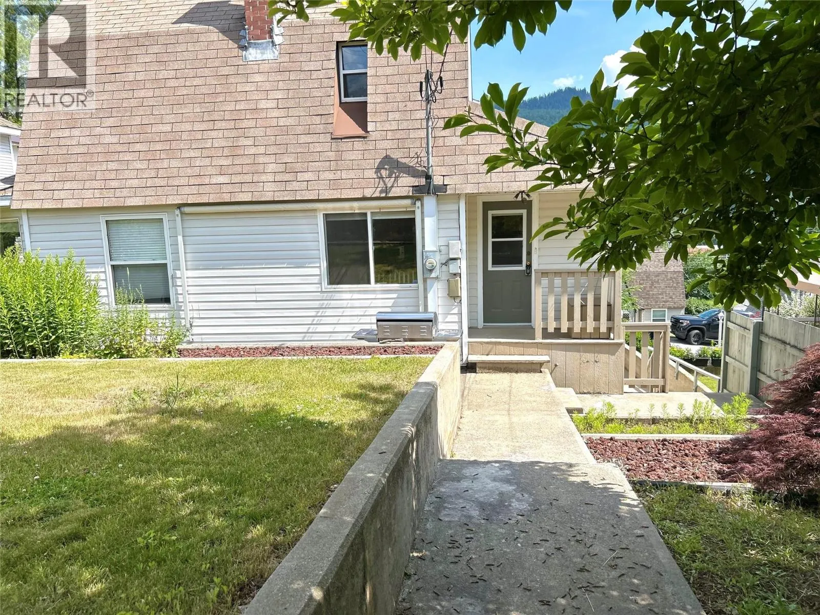 715 Shakespeare Street