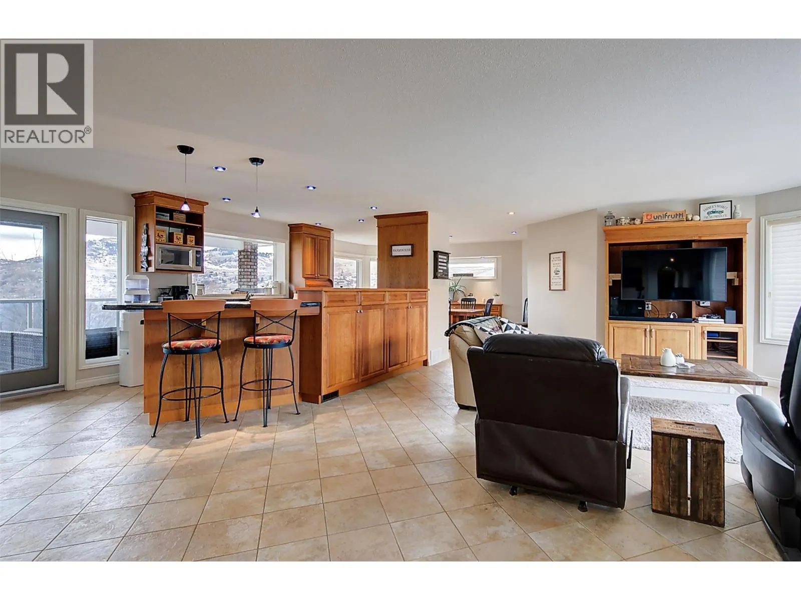 8804 Mariposa Place